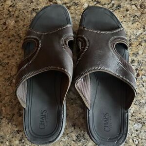 Chaps Men's Dark Brown Slide Sandals Leather Slip On Outdoor Slip On NWOT Sz 13